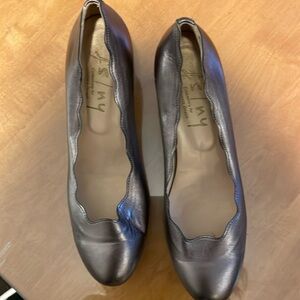 French Sole Gold Scallop Heels